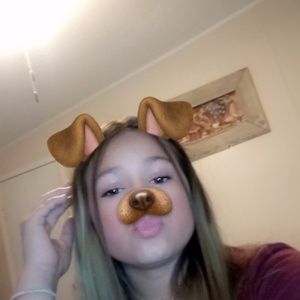 Meet your Posher, Chloe